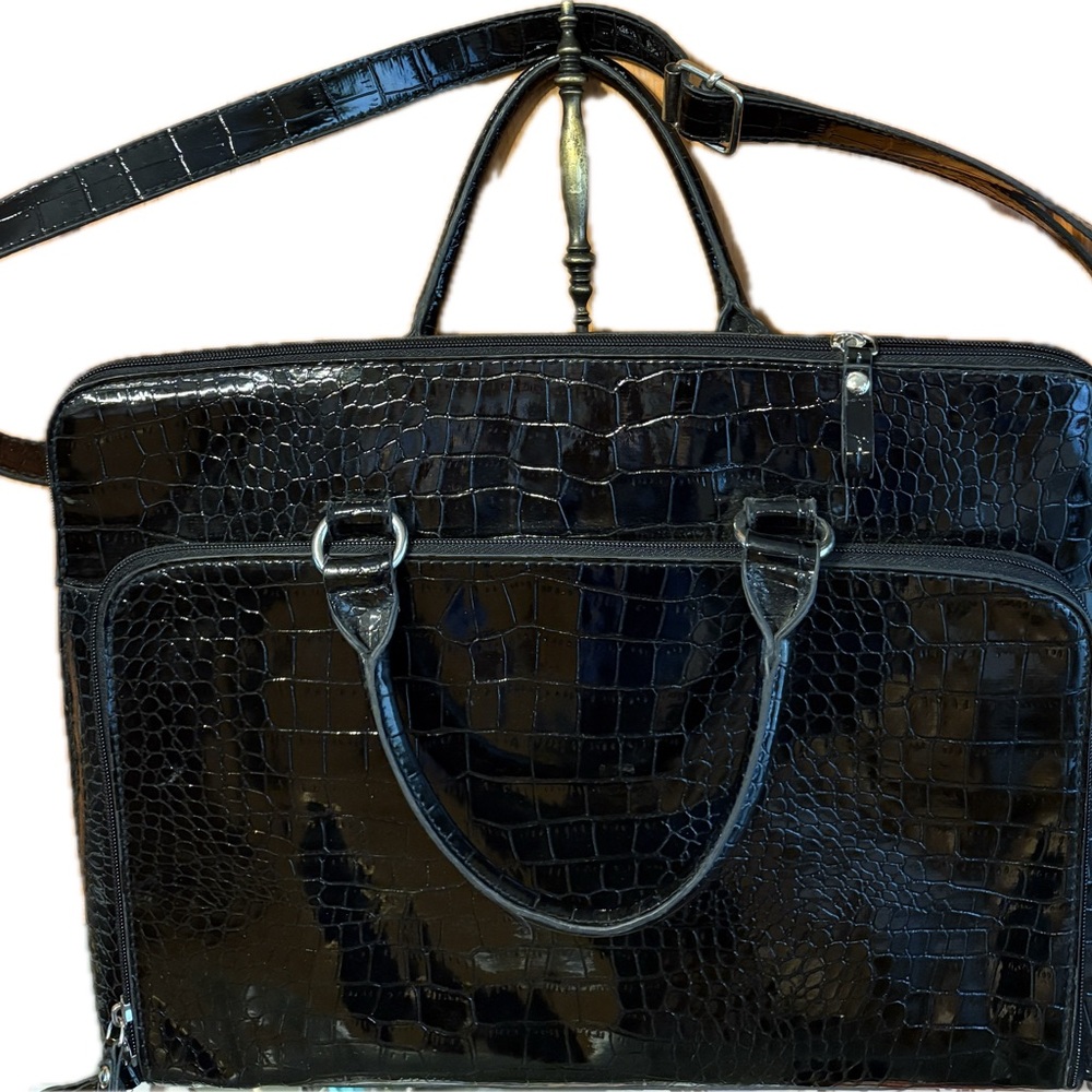 Bueno Elegant Black faux Crocodile-Embossed unisex Bag